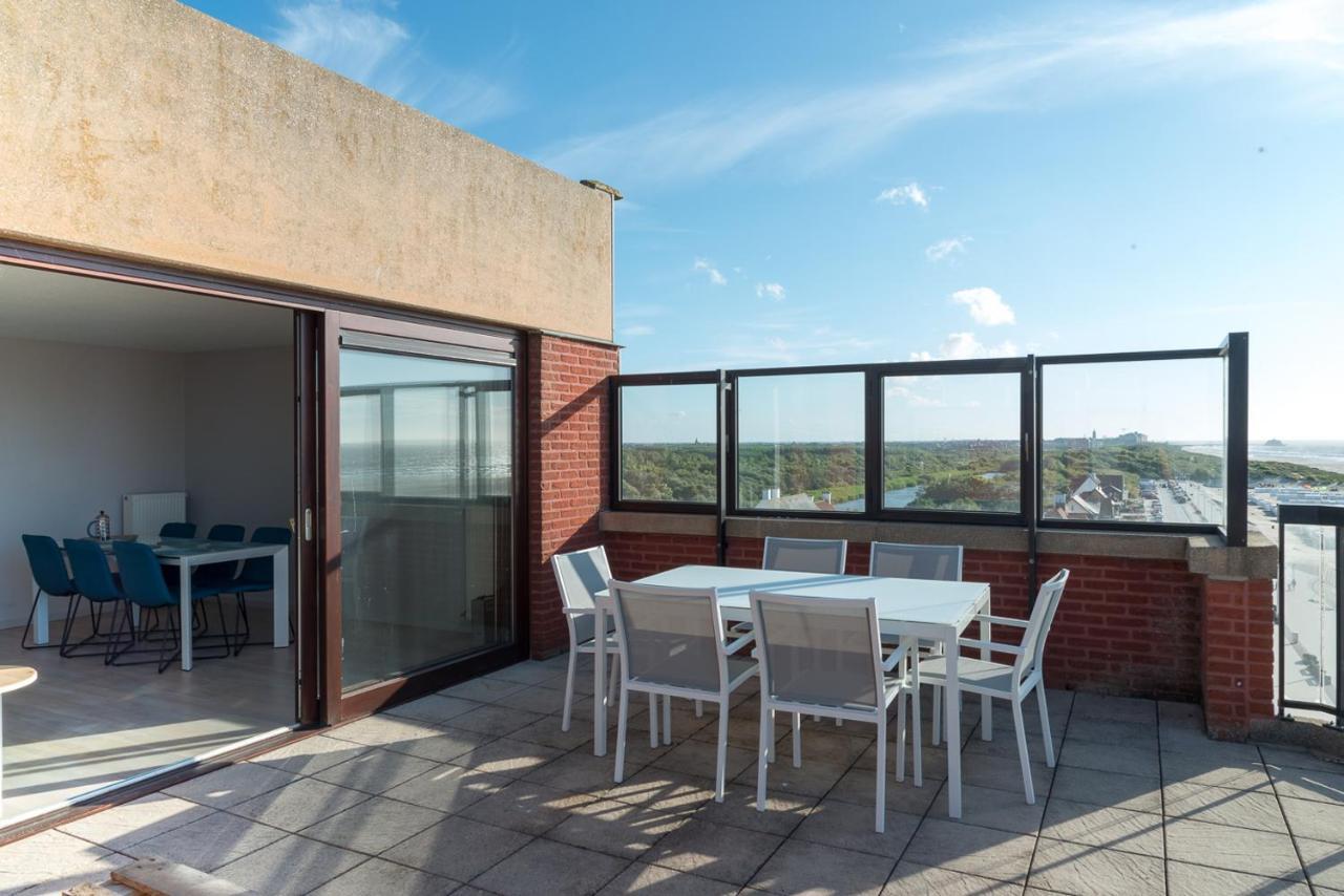 Superb Penthouse Seaview Near